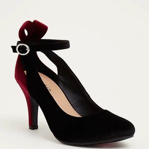 Torrid velvet burgundy bow heels sz 12.5